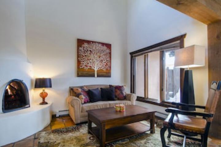 Photo of Casa Monte Vista 2 Br townhouse by RedAwning
