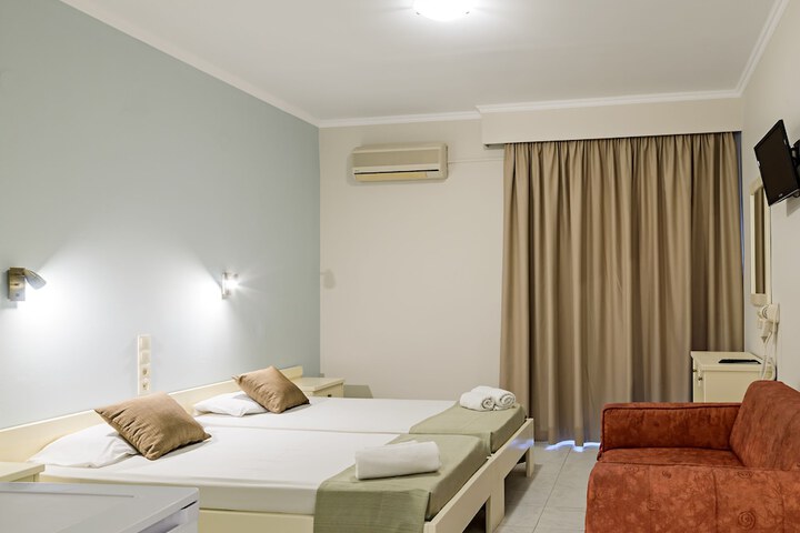 Room 21 of 27