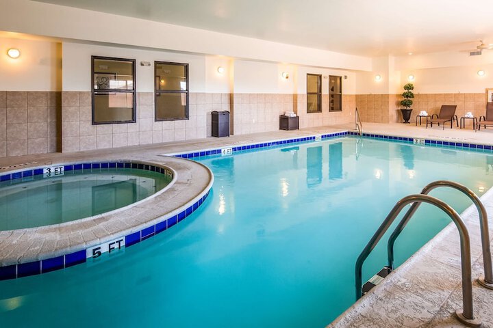 Pool 15 of 20