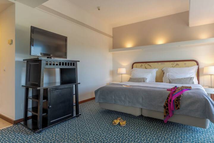 Room 12 of 95