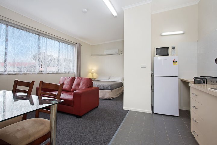 Room 12 of 116