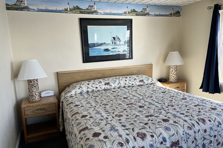 Room 8 of 75
