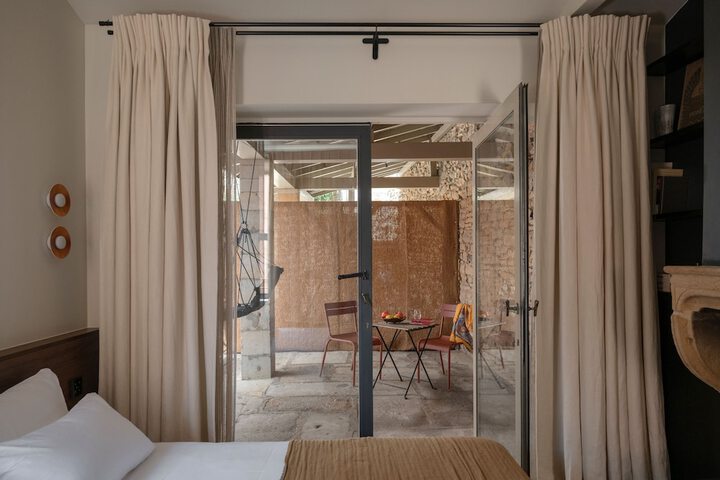 Room 81 of 285