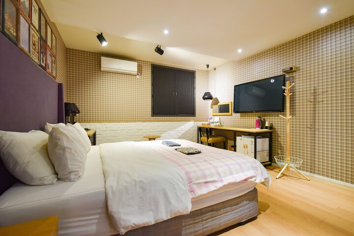 Room 26 of 66