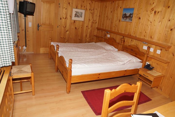 Room 18 of 33