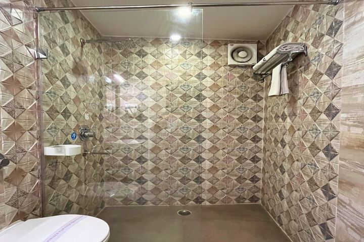 Room 44 of 69