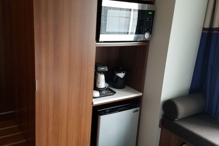 Room 18 of 33