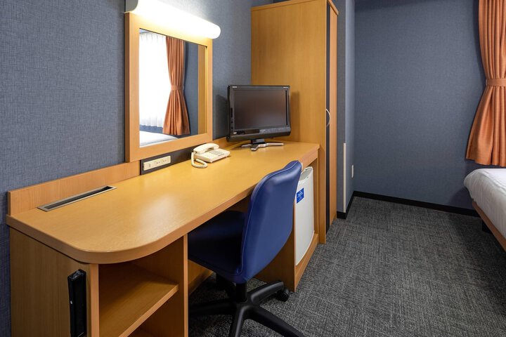 Room 5 of 35