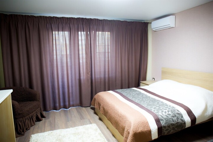 Room 11 of 29