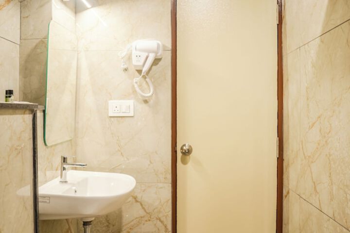 Room 56 of 76