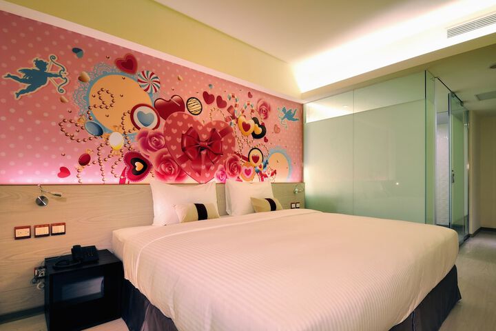 Room 6 of 39