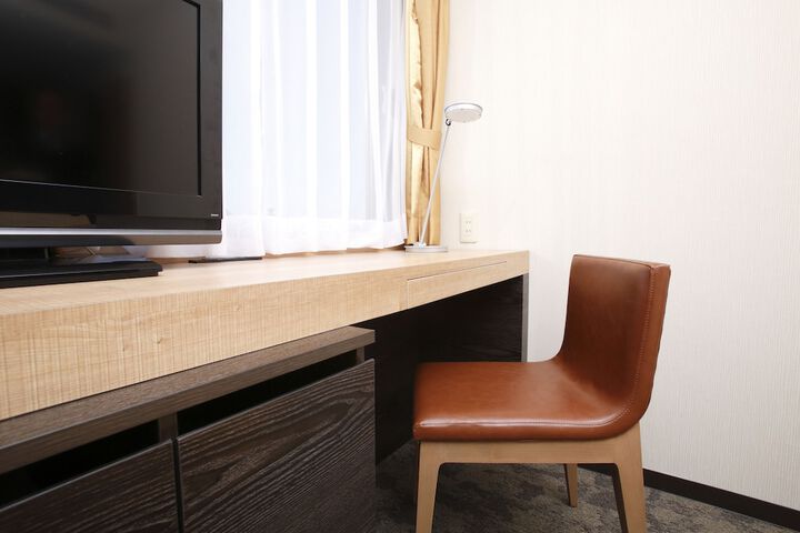 Room 5 of 20