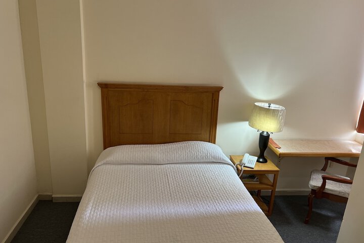 Room 10 of 46