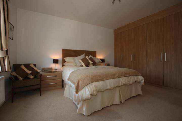 Room 7 of 28