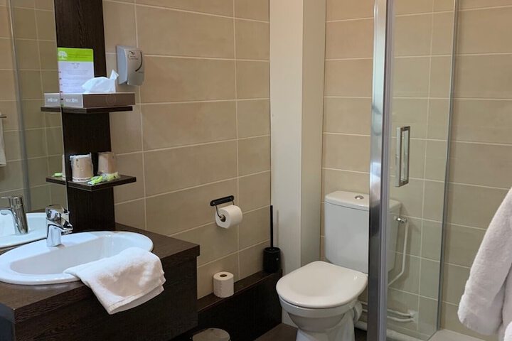 Room 14 of 27