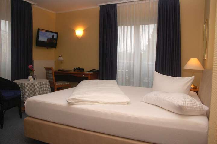 Room 15 of 47