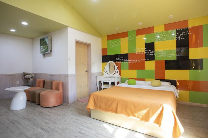 Room 44 of 87