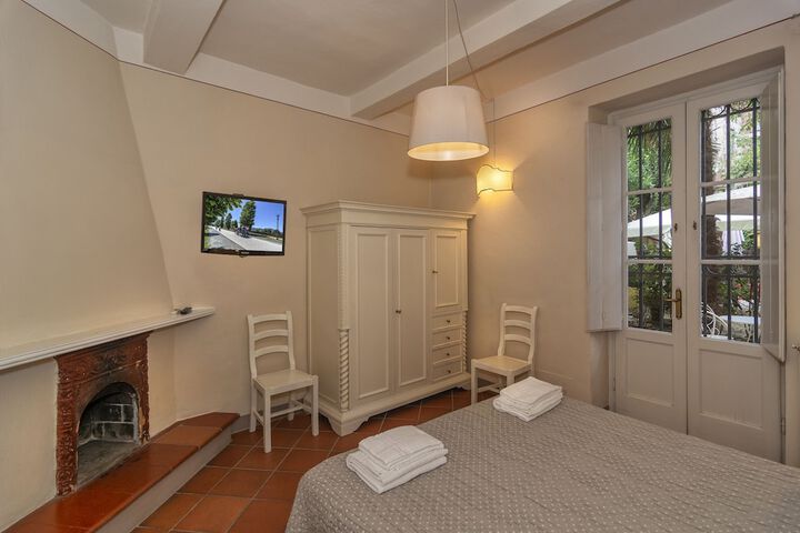 Room 3 of 55