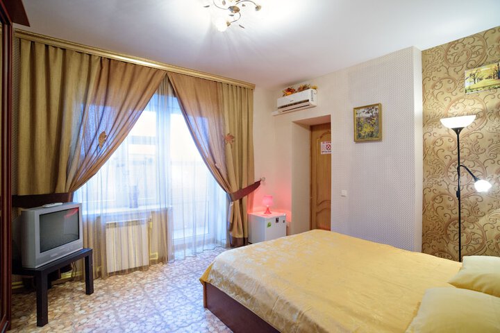 Room 19 of 97