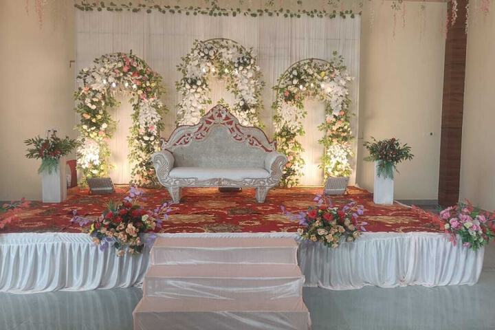 Ballroom/Hall 9 of 16