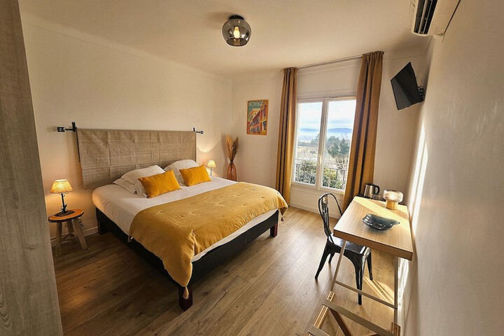 Room 3 of 21