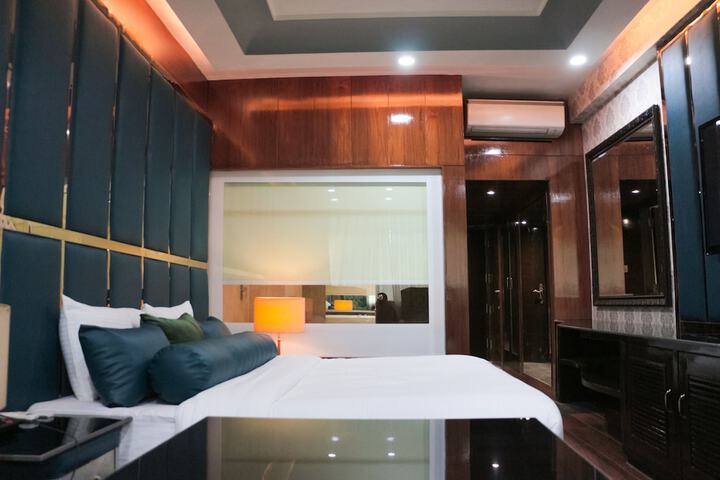 Room 31 of 43