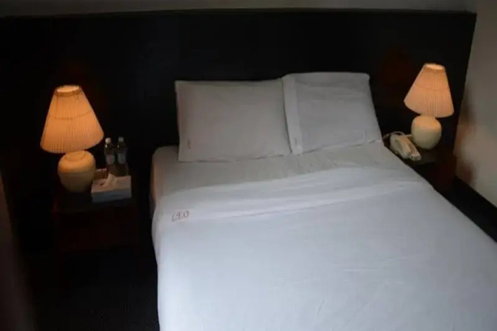 Daphne Johns Hotel