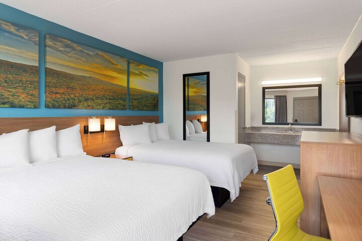 2 Double Beds (2 of 8)