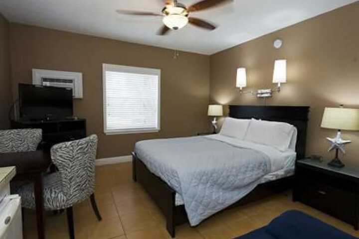Room 30 of 141