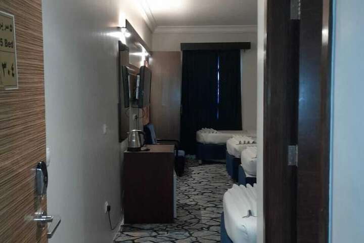 Room 22 of 33