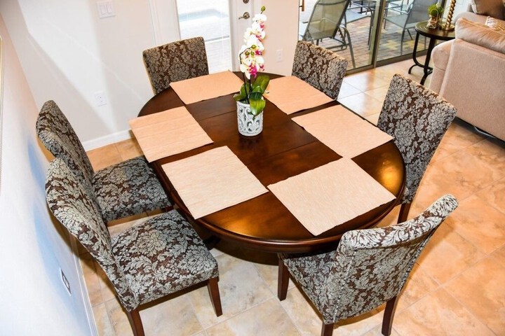 Dining 48 of 65