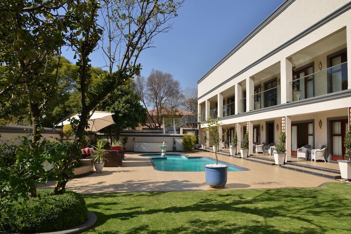 Hotel Exterior 120 of 133