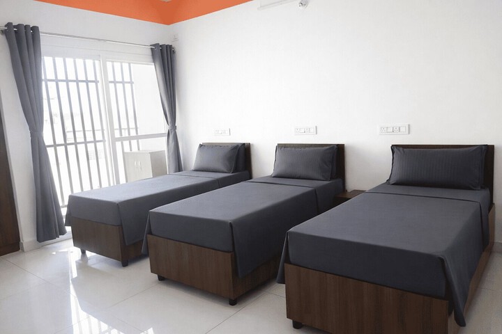 Room 10 of 15