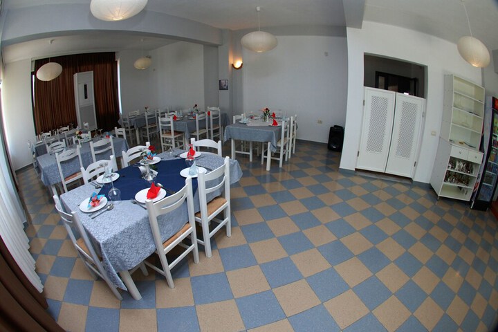 Dining 49 of 86
