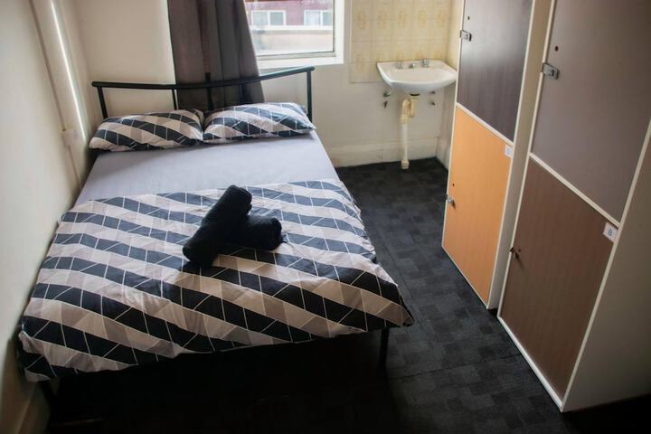Room 13 of 49