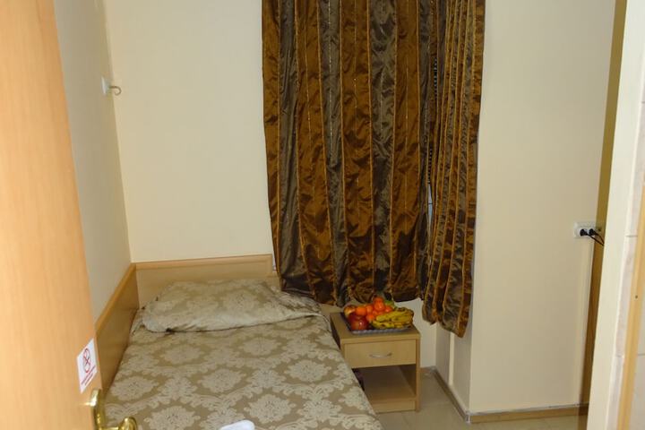 Room 35 of 85
