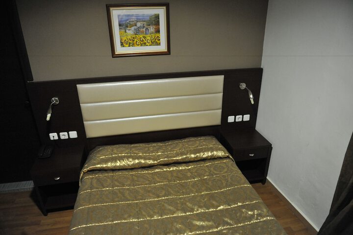 Room 6 of 36