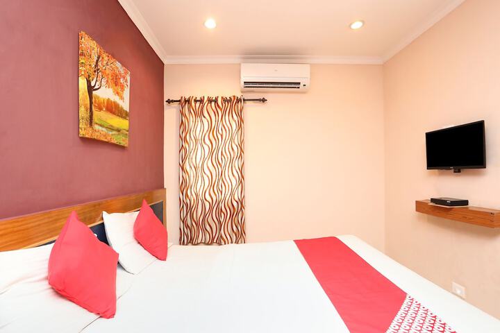 Room 13 of 20