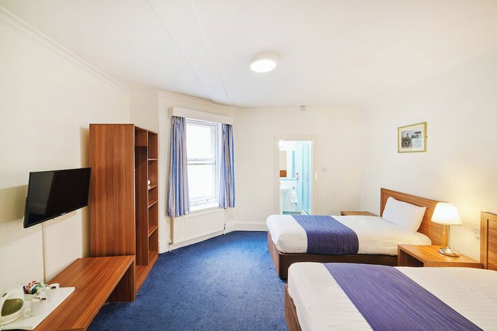 Room 16 of 30