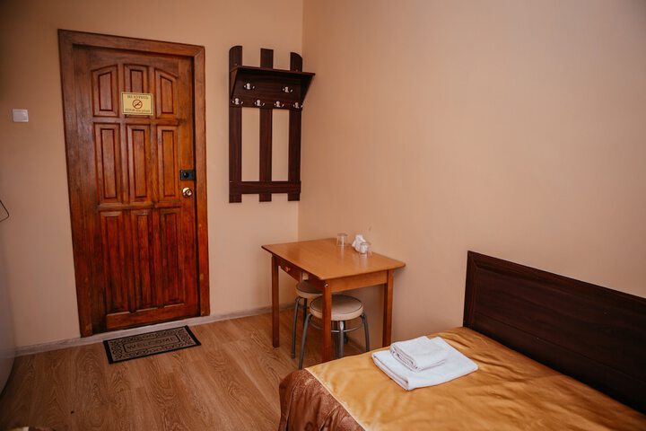 Room 11 of 40