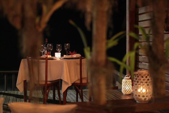 Dining 7 of 66