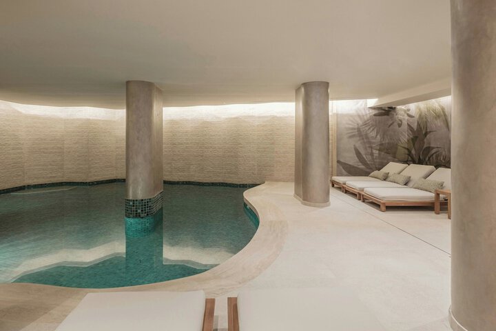 Pool 53 of 102