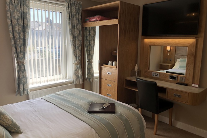Room 16 of 30