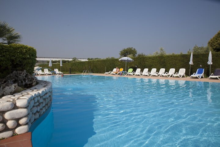 Pool 40 of 56
