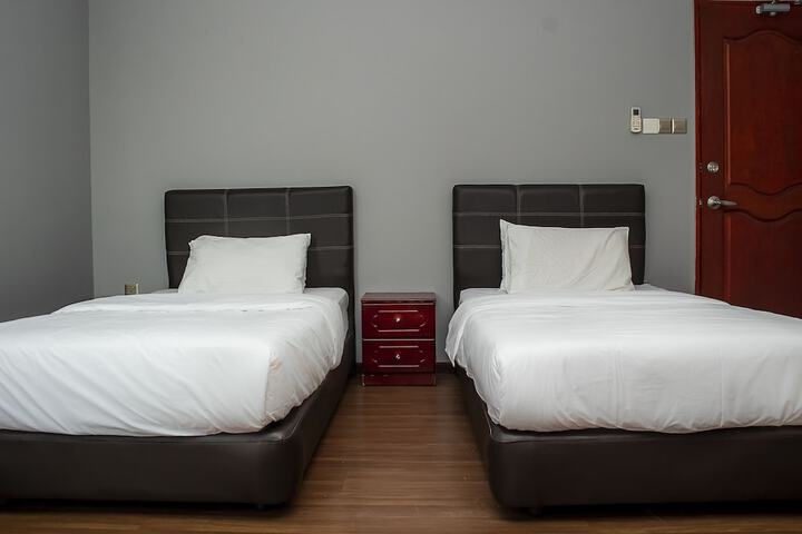 Room 10 of 22