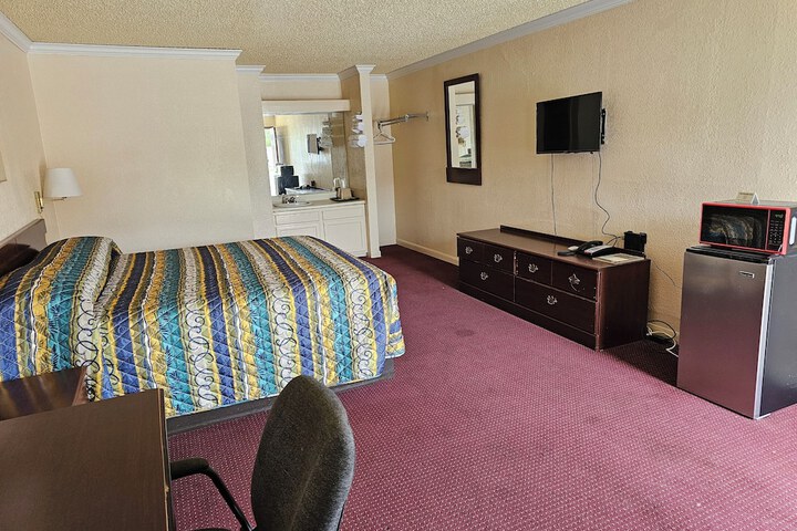 Room 4 of 23