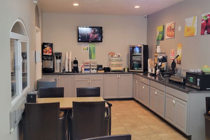 Breakfast area