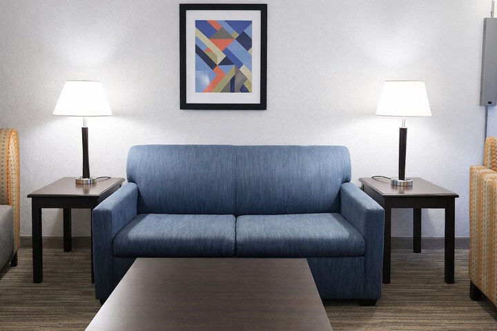 Room 25 of 81
