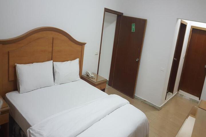 Room 2 of 5