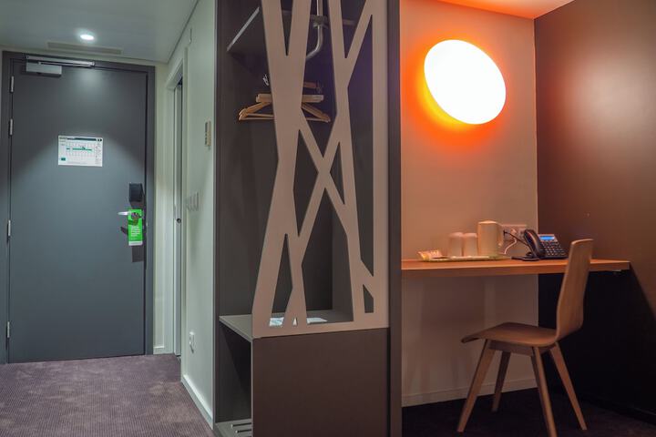 Room 32 of 55